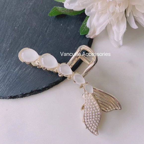 Cat Eye Mermaid Hair Claw - Picture 2 of 5